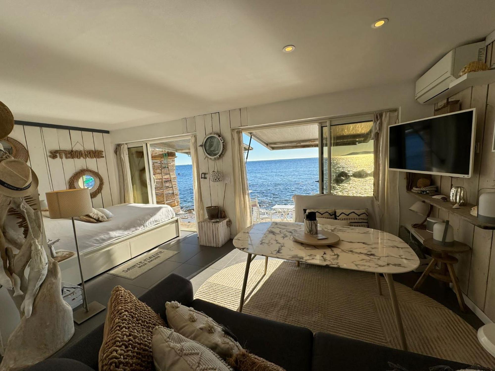 Lou Cabanou Apartment แซ็งต์-แมกซีม ภายนอก รูปภาพ